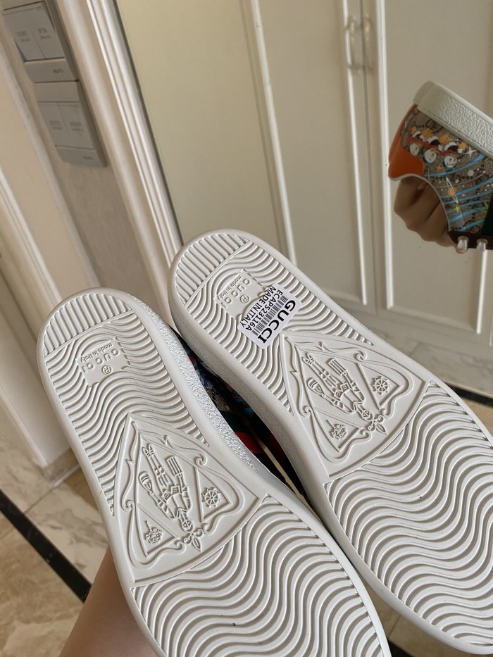 Gucci Women's Ace sneaker with bee sneaker 4