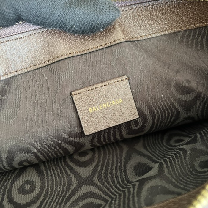 Handbag Gucci 680382 size 30.0 x20.3 x3.3 cm
