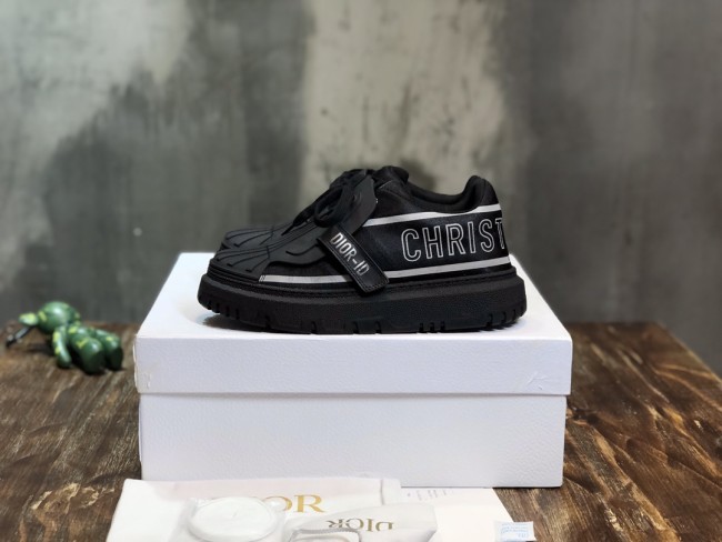 Dior DIOR-ID Sneaker 17