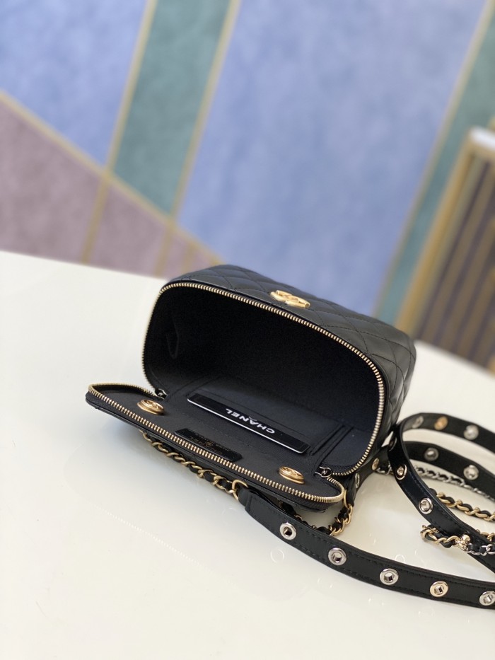 Handbag Chanel 81178 size 18 Cm