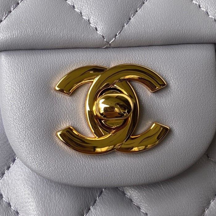 Handbag Chanel size 17 cm