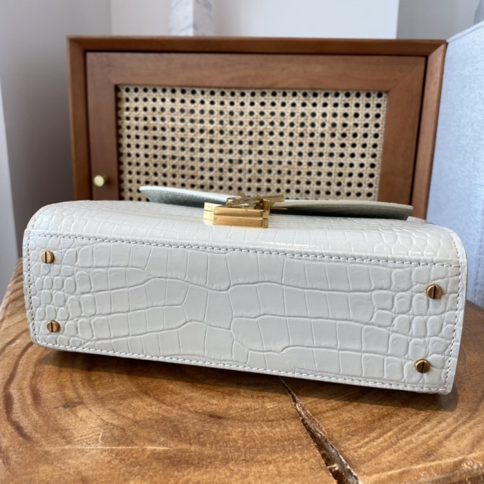 Handbags SAINT LAURENT 602716 size 20x16x7.5 cm