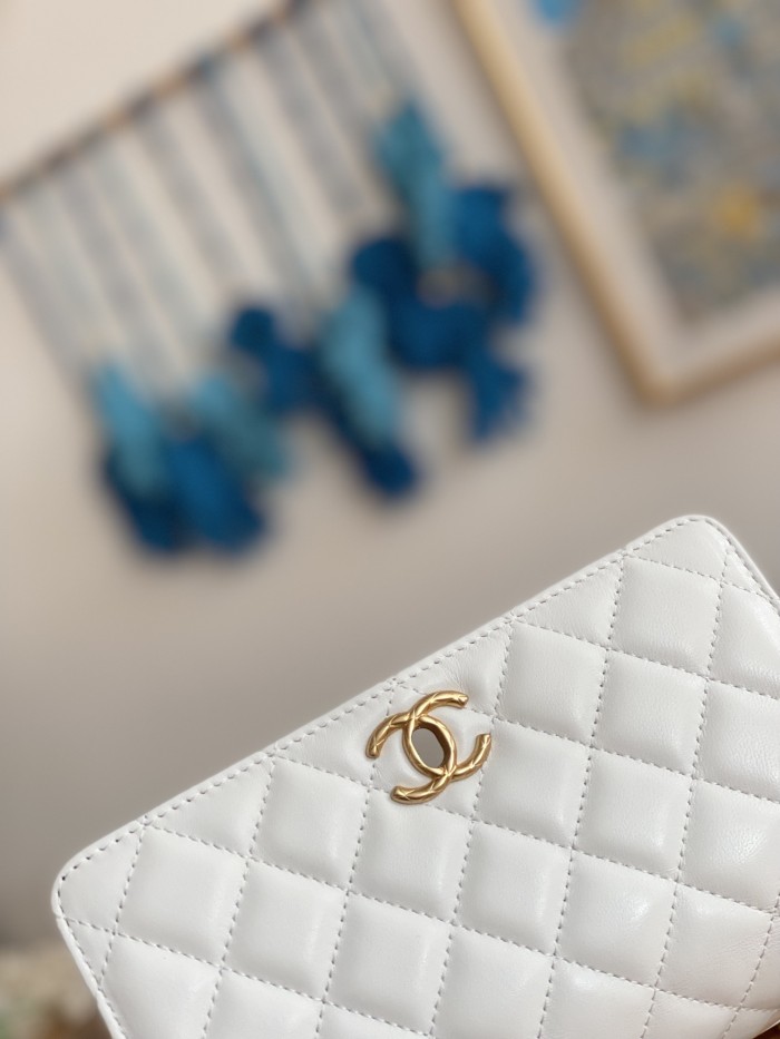 Handbag Chanel 81237 size 19 cm