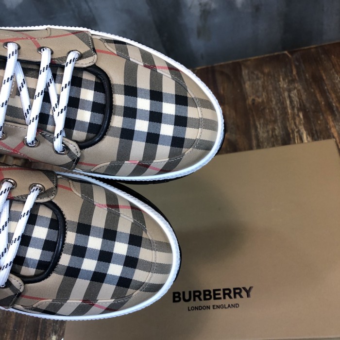 Burberry Arthur Vintage Sneaker 26