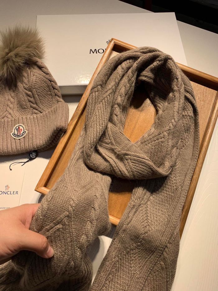Hat & Scarf Moncler 2