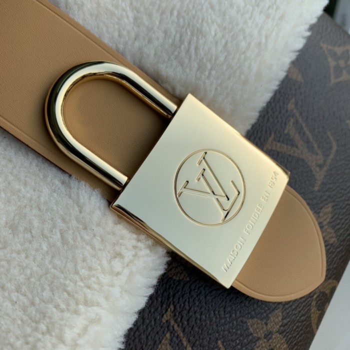Handbag Louis Vuitton M46318 size 21cmx 17cmx 8cm