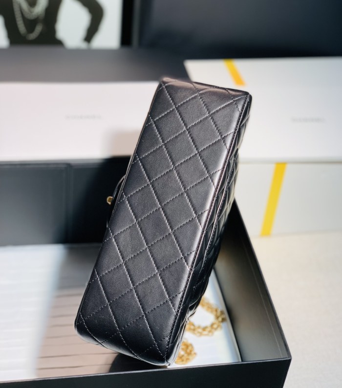 Handbag Chanel size 25 cm