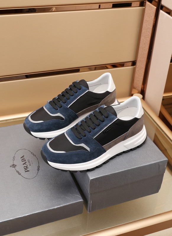 Prada Low Top sneaker 27