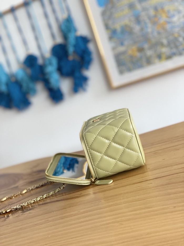 Handbag Chanel 81226 size 16.5 cm