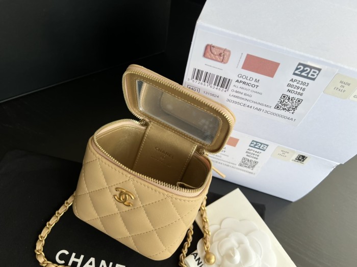 Handbag Chanel AP1447 size 8.5cmx11cmx7 cm