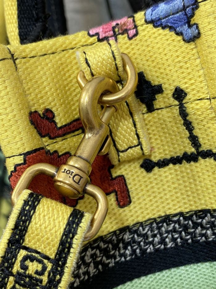 Handbag Dior size 13.5*5*18 cm