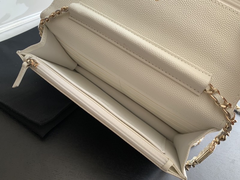 Handbag Chanel AP2400 size 19 cm