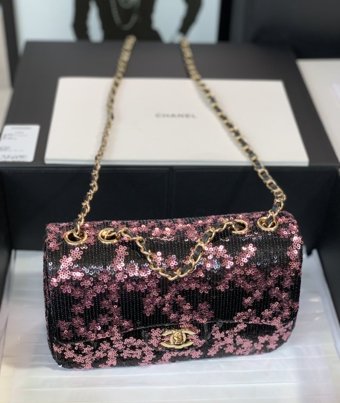 Handbag Chanel size 20 cm