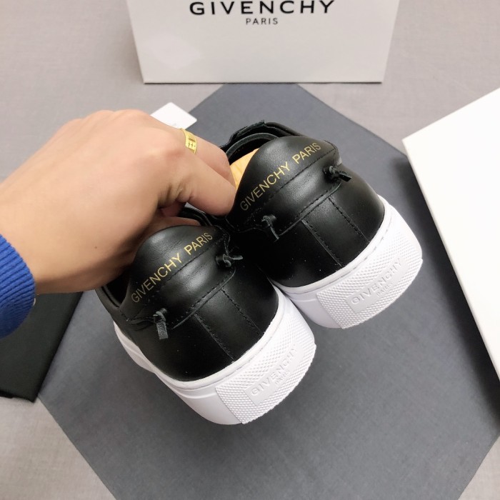 Givenchy Urban Street Logo-print Leather Sneakers 35