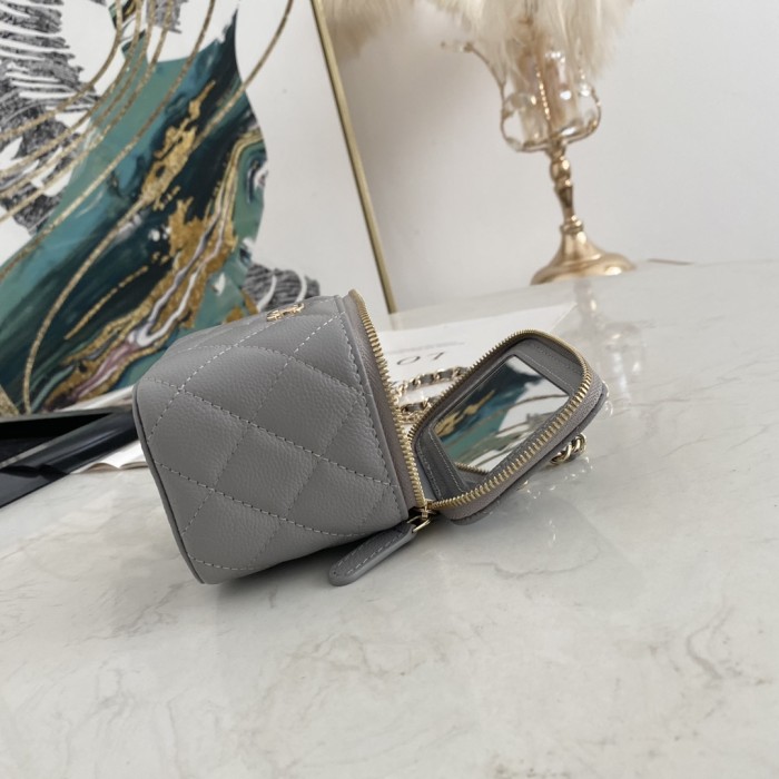 Handbag Chanel 81186 size 10.5-8.5-7 cm