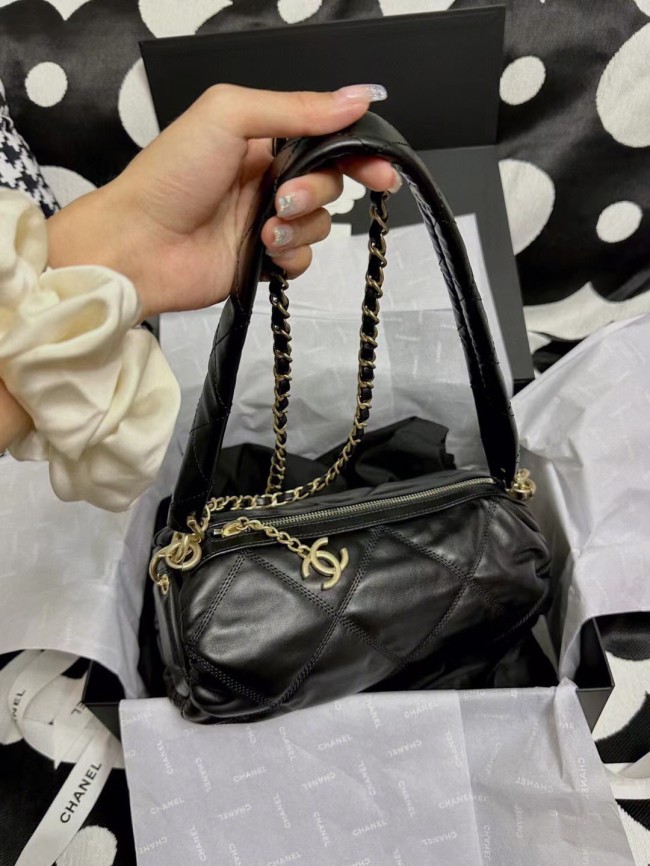 Handbag Chanel size 11*20*11 cm