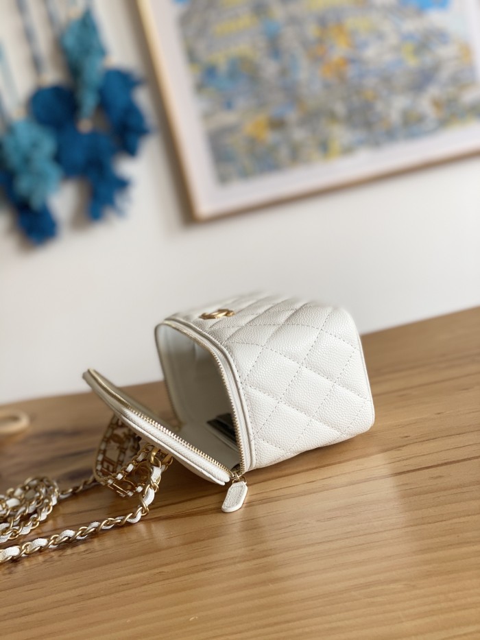 Handbag Chanel 81195 size 16 9.5 8 cm