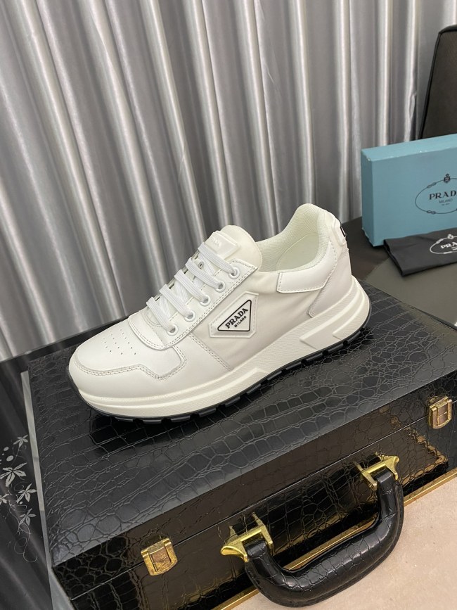 Prada Low Top sneaker 10