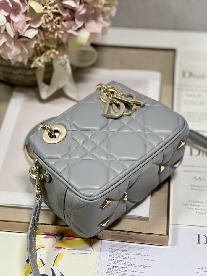 Handbag Dior 0062 size 19*13*8 cm