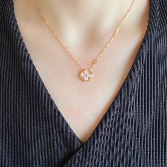 Clothes Louis Vuitton 115