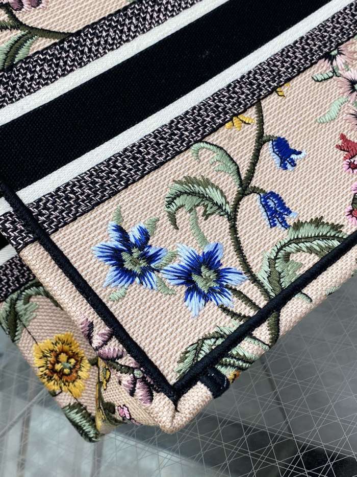 Handbag Dior size 26*8*22 cm