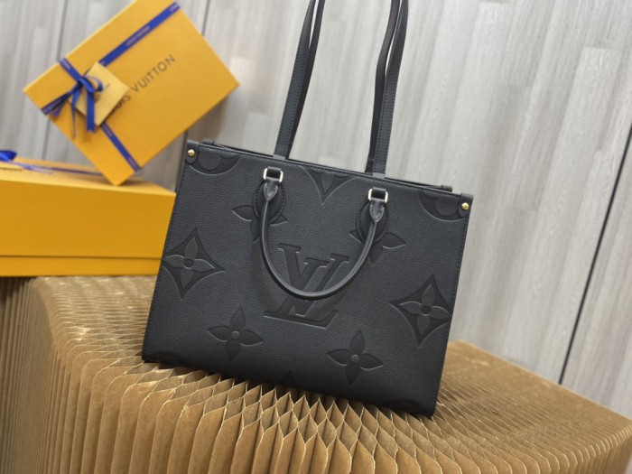 Handbag Louis Vuitton 45494 size 35 x 28 x 15 cm