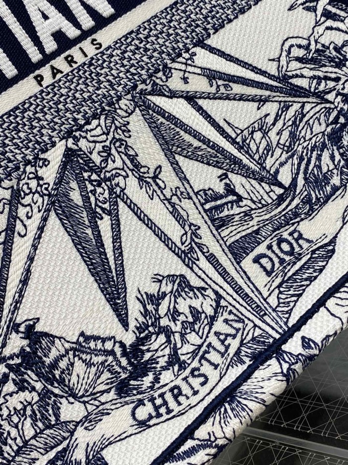 Handbag Dior size 42*18*35 cm