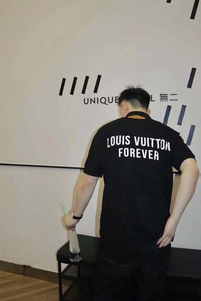 Clothes Louis Vuitton 154