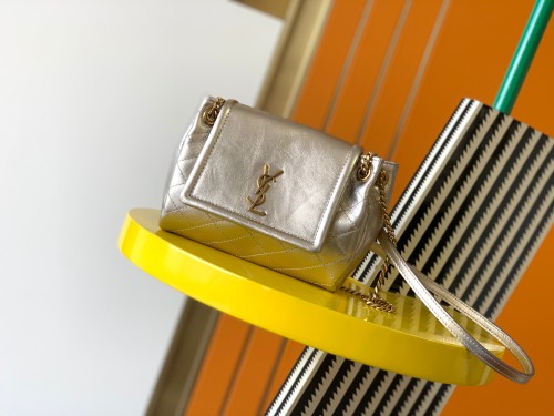 Handbags SAINT LAURENT 672738 size 18x13x6cm