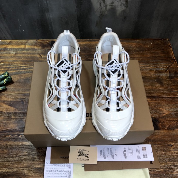 Burberry Arthur Vintage Check White