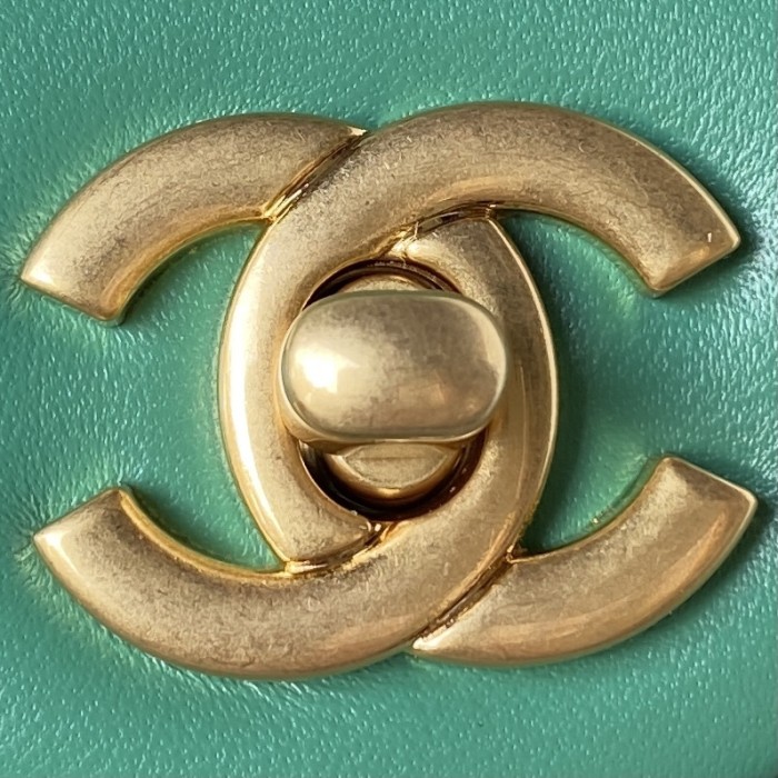 Handbag Chanel size 17 cm