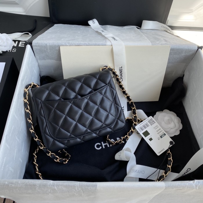 Handbag Chanel size 17 cm
