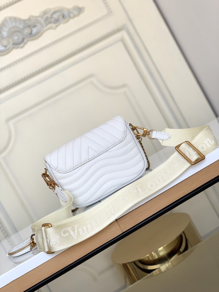 Handbag Louis Vuitton M56466 size 19/14/5 cm