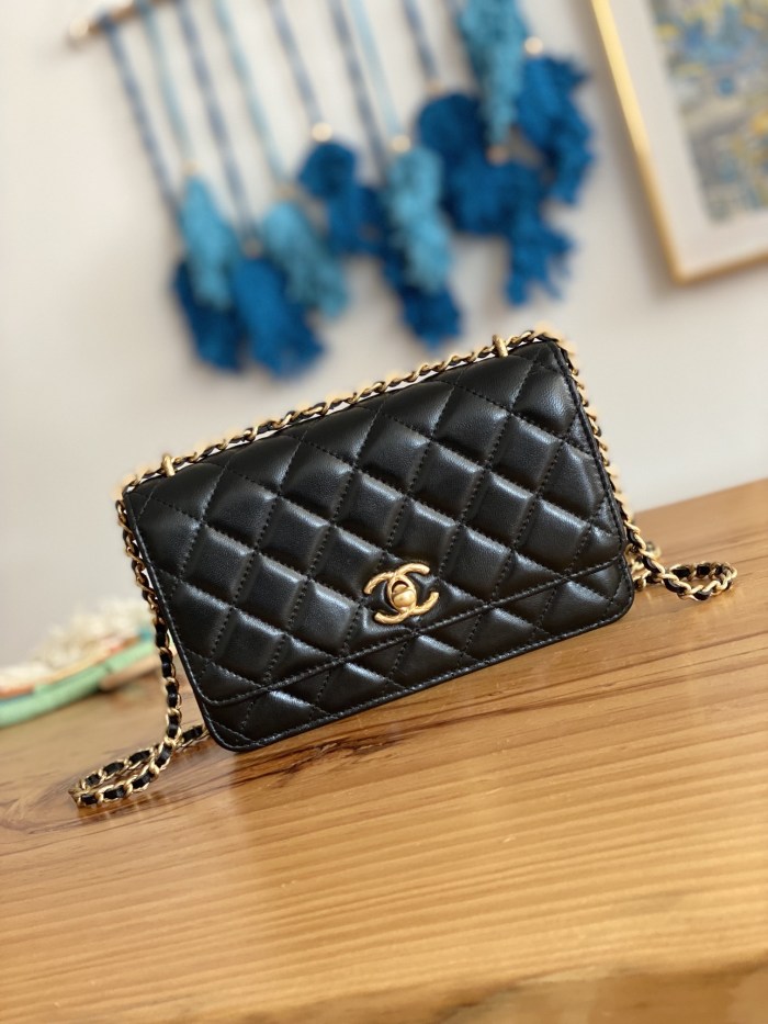 Handbag Chanel 81237 size 19 cm