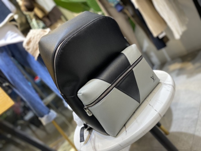 Handbag Louis Vuitton M30735 M30728 size 37 x 40 x 20 cm