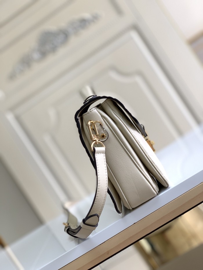 Handbag Louis Vuitton M40780 size 25 x 19 x 9 cm