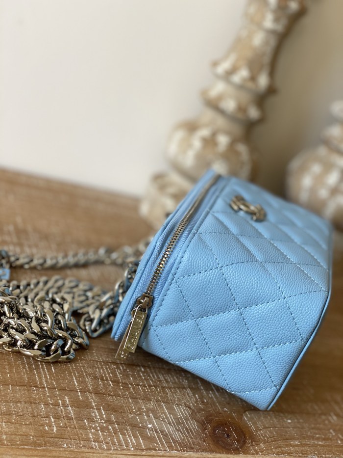 Handbag Chanel 81194 size 17 cm