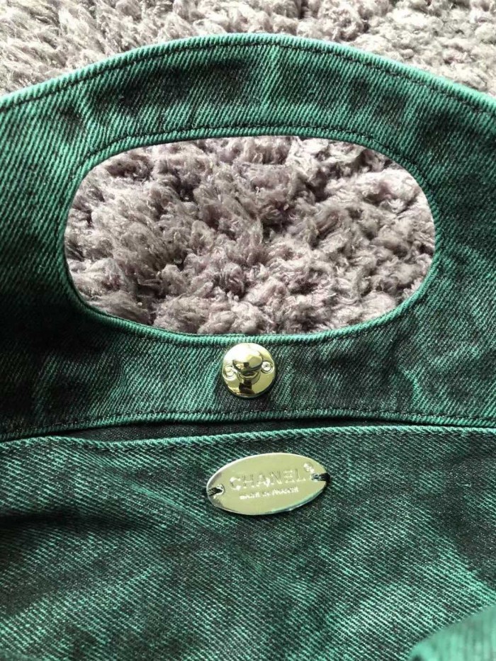 Handbag Chanel S1408 size 41×45×9 cm