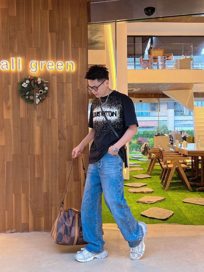 Clothes Louis Vuitton 360