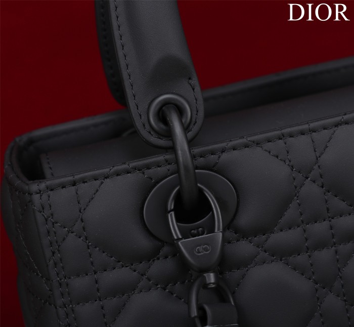 Handbag Dior M0565 size 32*24*12 cm