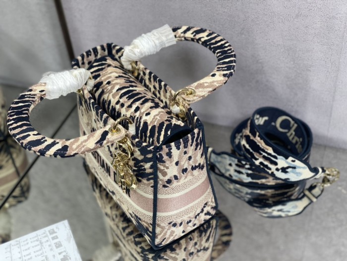 Handbag Dior size 24 cm