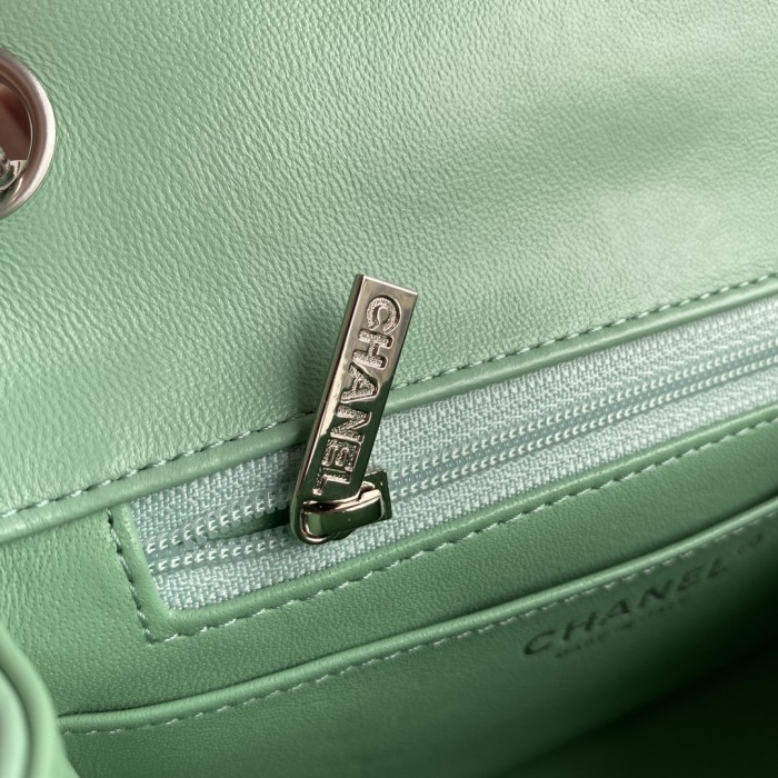 Handbag Chanel size 17 cm