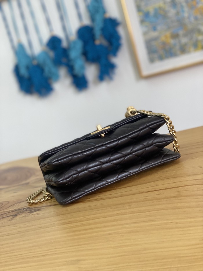 Handbag Chanel AS3393 size 14x22x8 cm