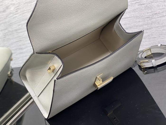 Handbag VALEXTRA size 𝟐𝟔*𝟐𝟎*𝟏𝟐 𝐂𝐦