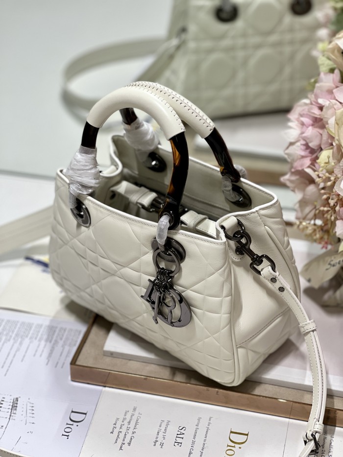 Handbag Dior 0062 size 24*16.5*9.5 cm