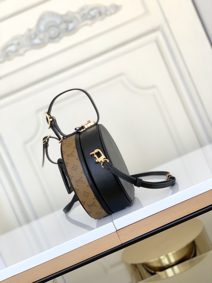 Handbag Louis Vuitton M43514 size 17.5x16.5X7.5cm