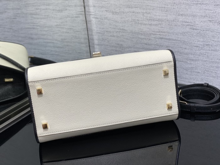 Handbag VALEXTRA size 𝟐𝟔*𝟐𝟎*𝟏𝟐 𝐂𝐦