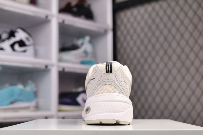 New Balance 530 Ivory