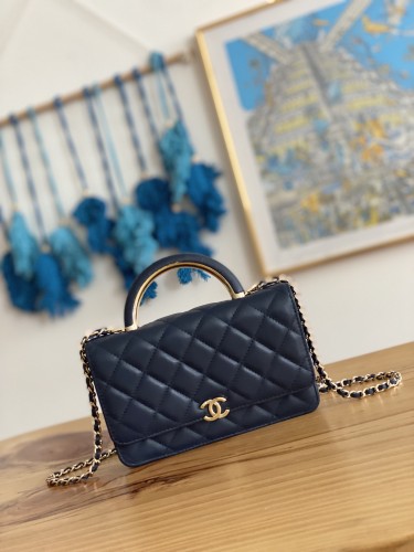 Handbag Chanel 81207 size 19 cm