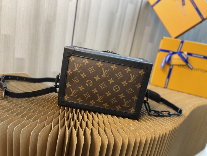 Handbag Louis Vuitton M44478 Virgil Abhol size 25×18×10cm